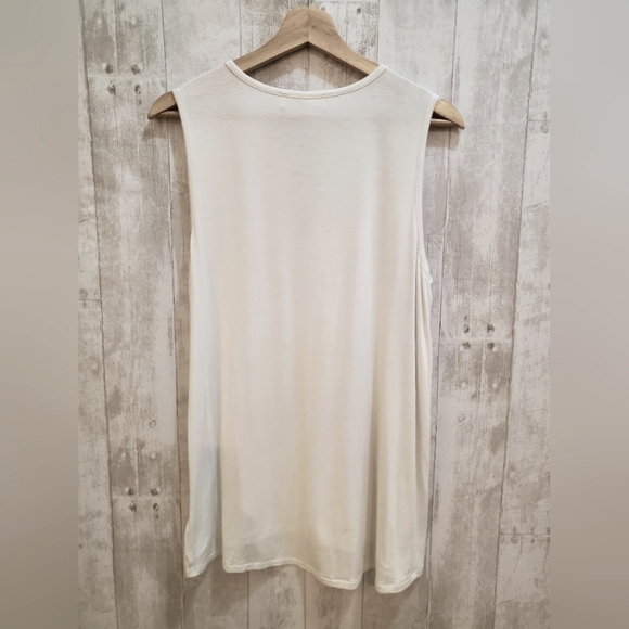 💚5/$25 Michael Kors Sleeveless White Keyhole Stretchy Top Blouse Size Medium - Picture 5 of 5